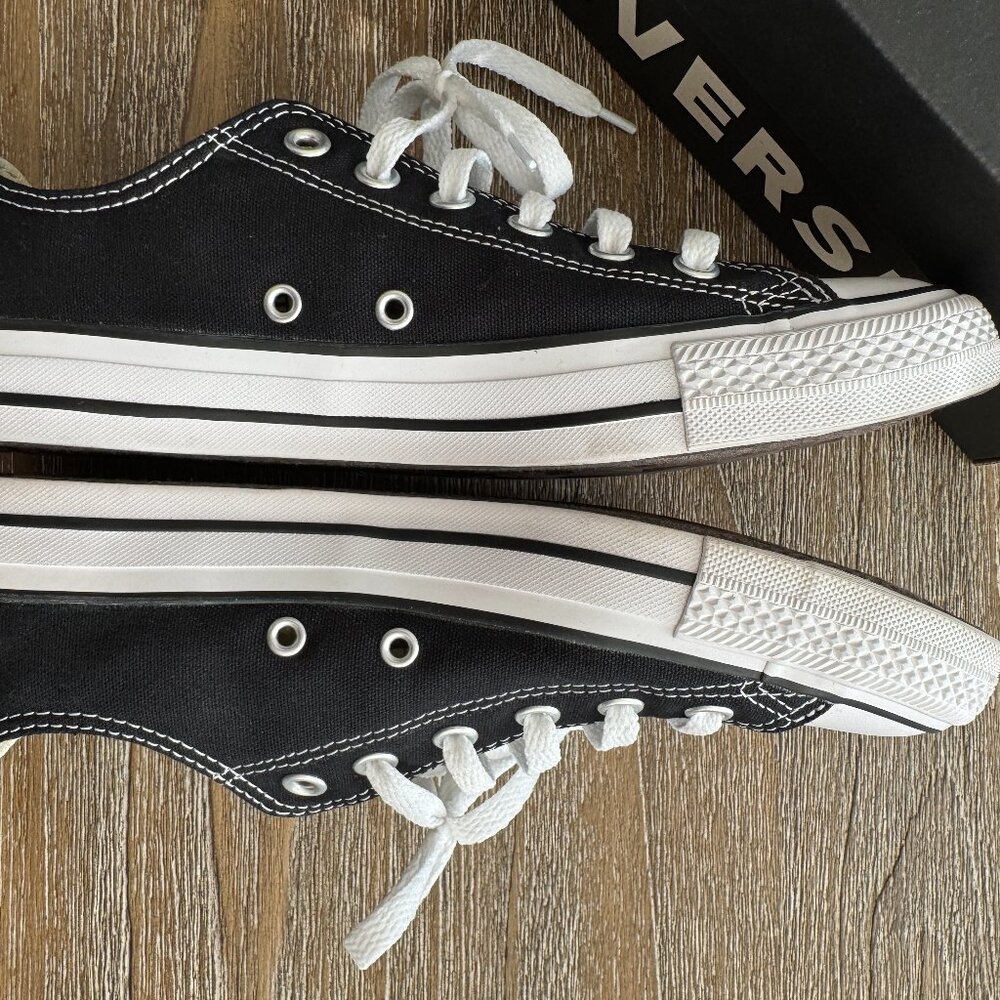 Converse ALL STAR OX Black/ White Unisex  Womens 9.5 - Picture 2 of 6